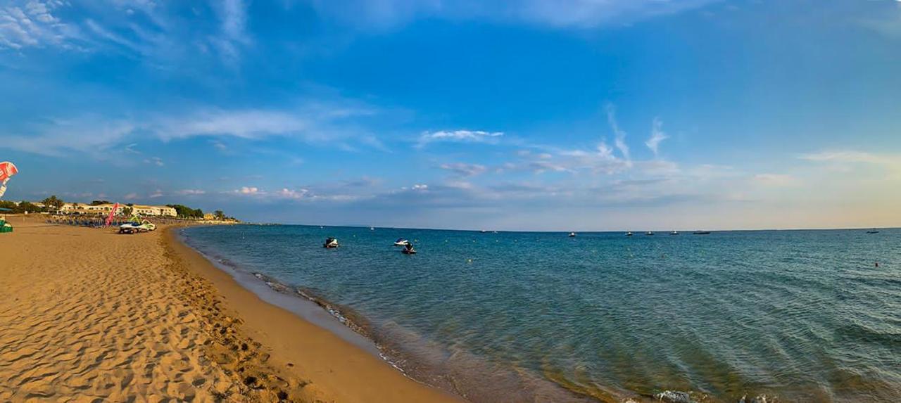 Aris Seaside Issos Beach Agios Georgios  ภายนอก รูปภาพ